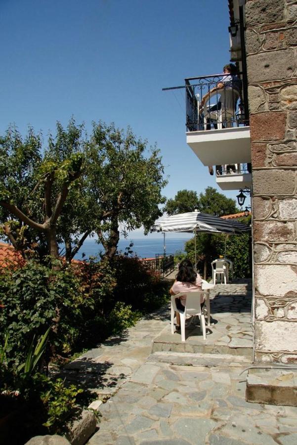 Studios Voula Mithymna Exterior photo